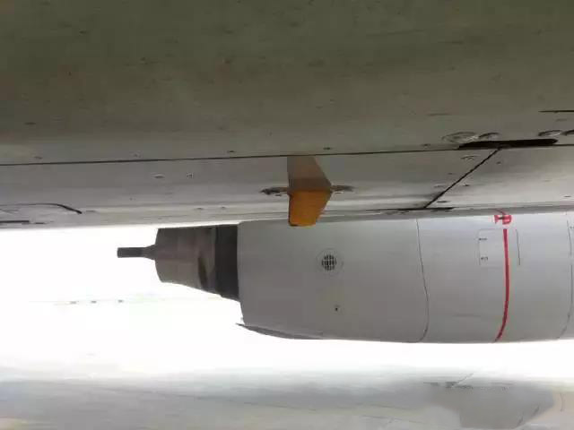 测距机(DME)系统提供飞机与地面站之间斜距(视线)距离的测量 测距机(DME)系统提供飞机与地面站之间斜距(视线)距离的测量